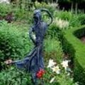 Tuinbeelden maken met textielverharder als mooie tuindecoratie voor de tuin